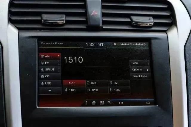 Used 2016 Ford Fusion SE w/ Equipment Group 502A image 35