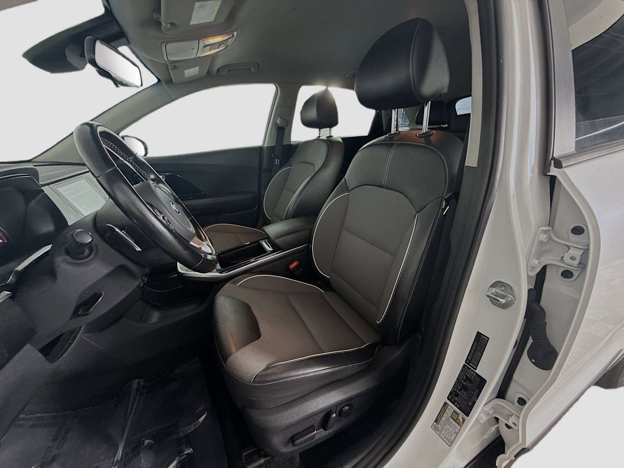 Used 2020 Kia Niro EX w/ Cold Weather Package image 22