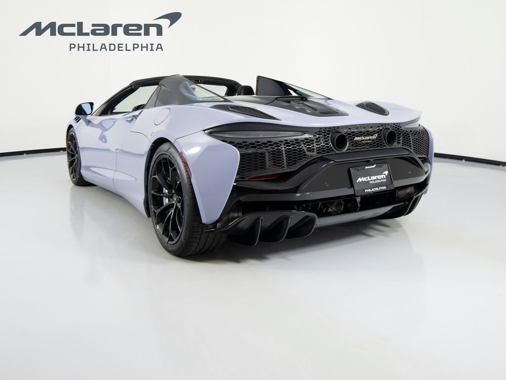 Used 2025 McLaren Artura Spider image 8