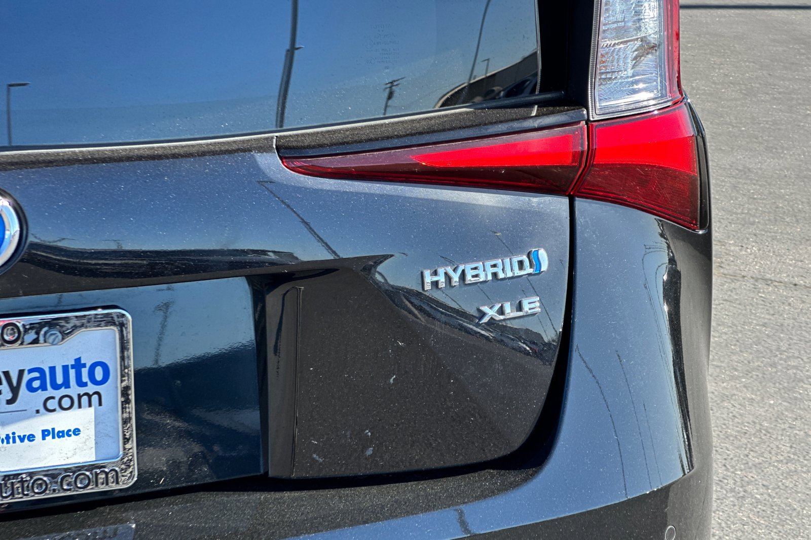 Used 2022 Toyota Prius L Eco image 22