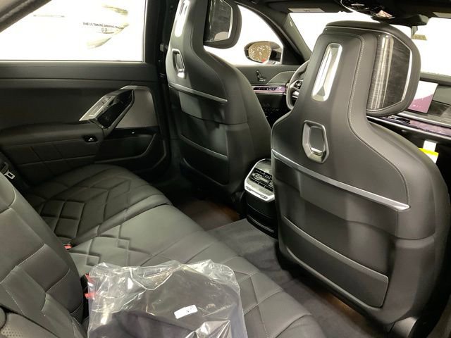 Used 2024 BMW i7 eDrive50 image 40