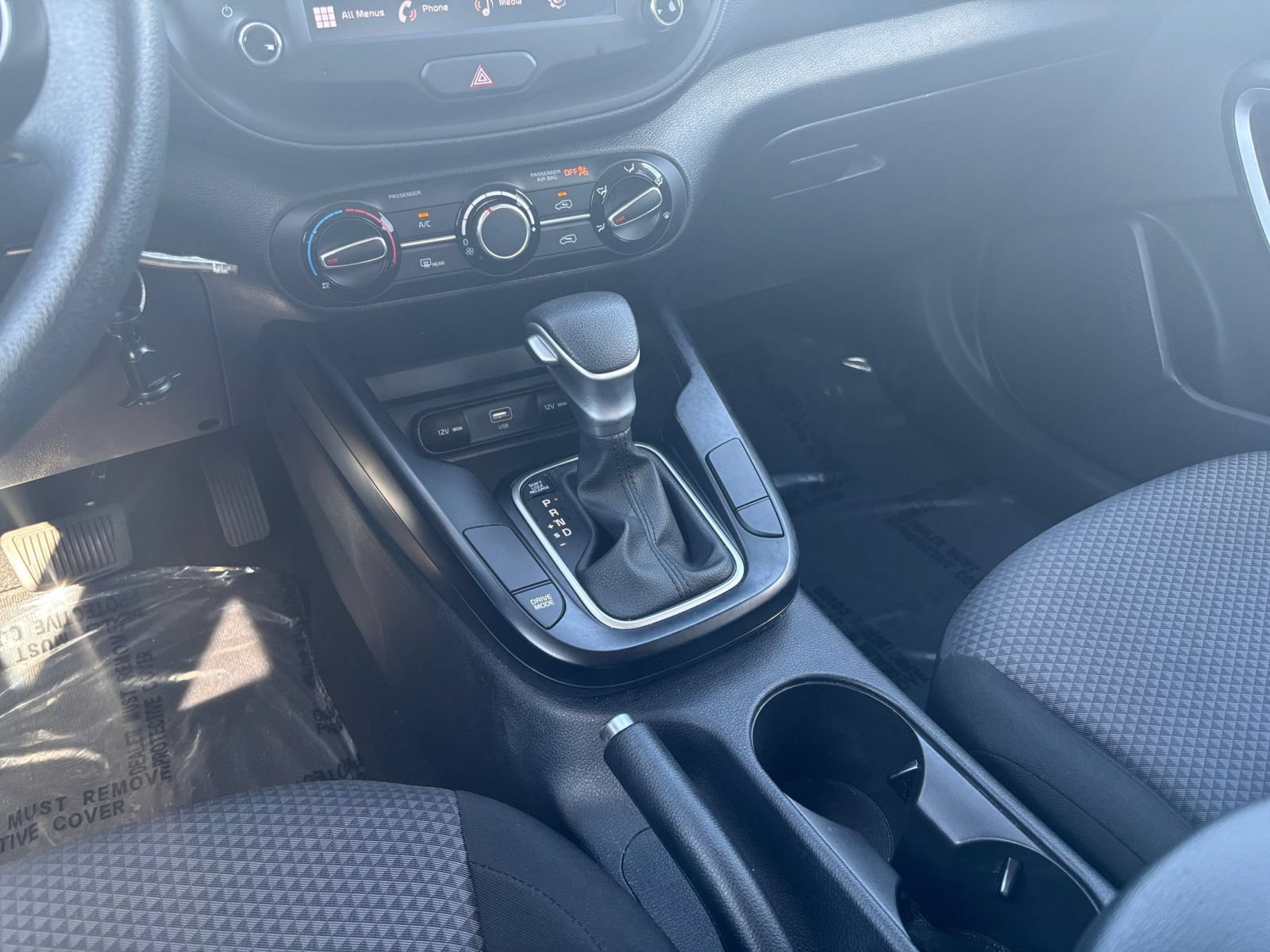 Used 2025 Kia Soul LX w/ LX Technology Package FWD image 36
