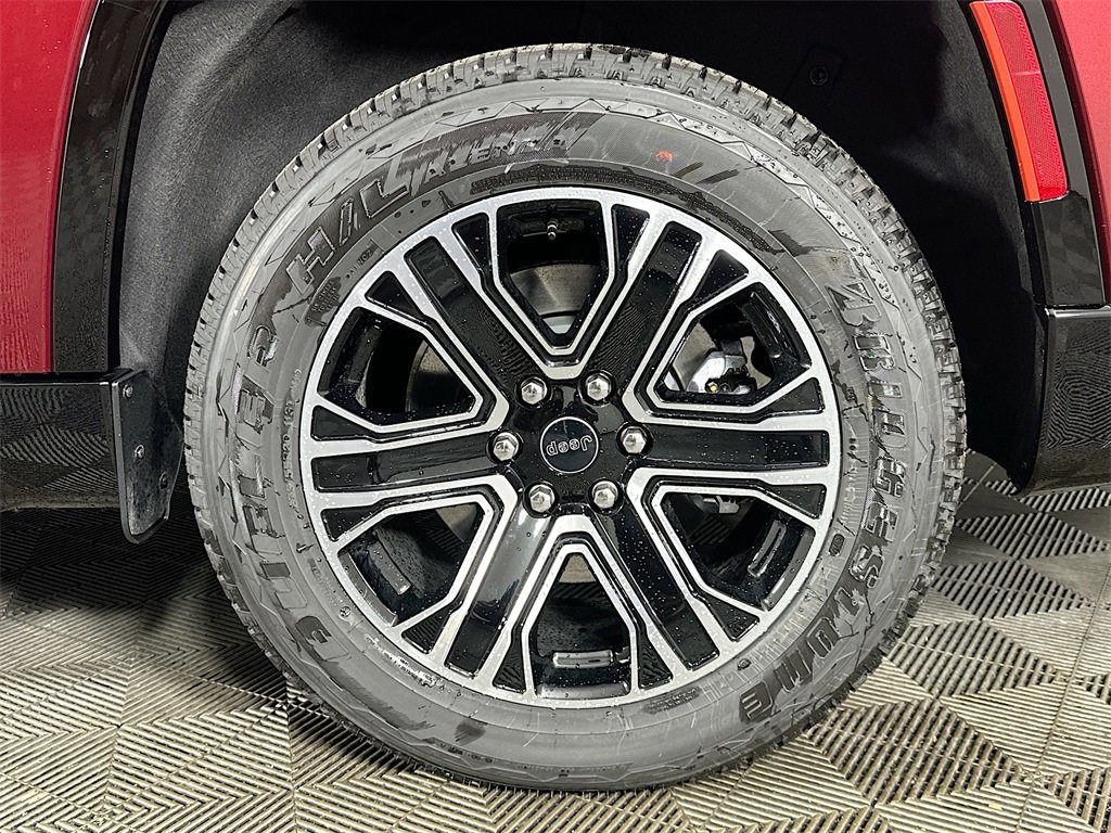 New 2026 Jeep Grand Wagoneer L 4WD image 17