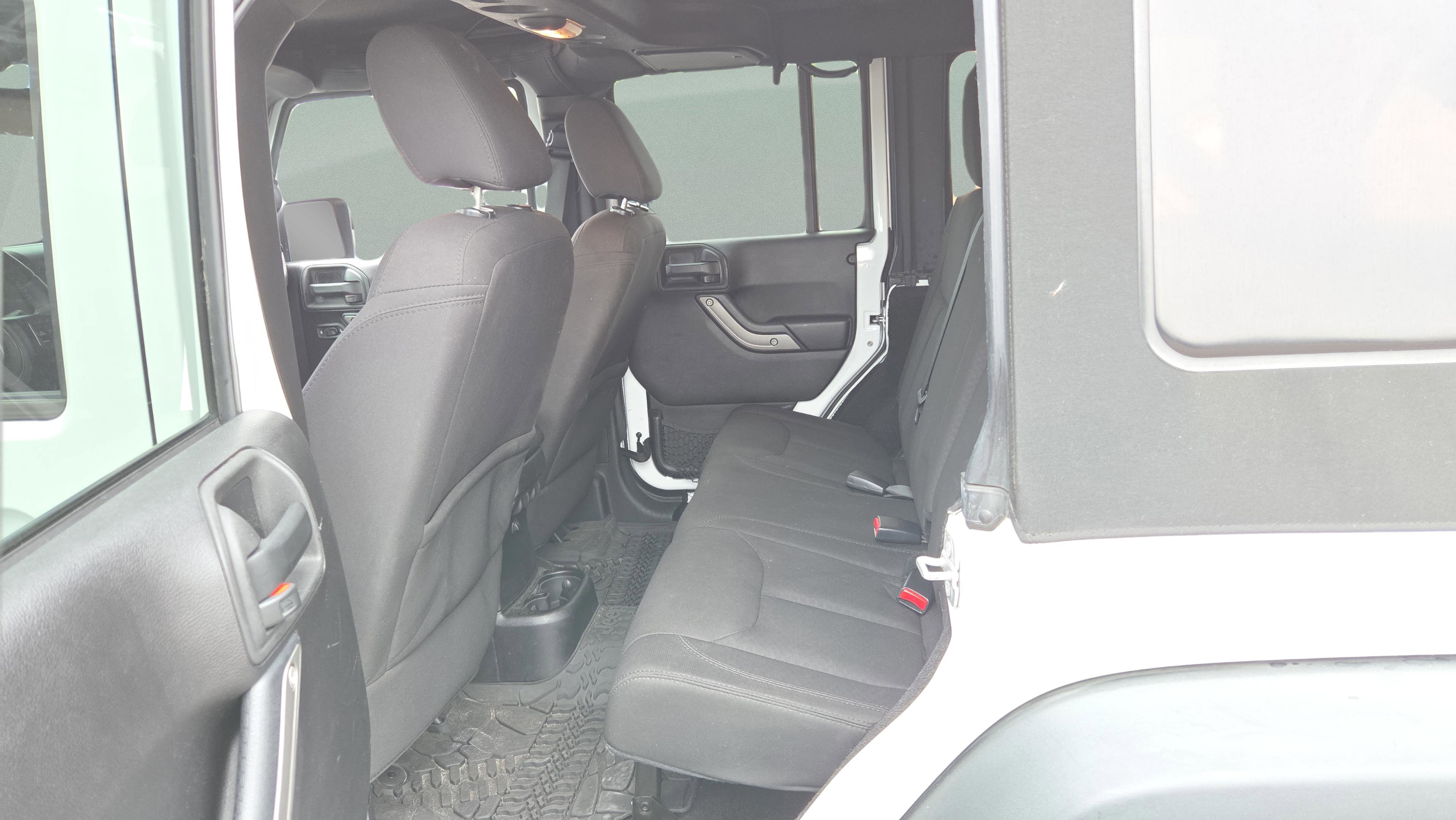 Used 2015 Jeep Wrangler Unlimited Sport image 11