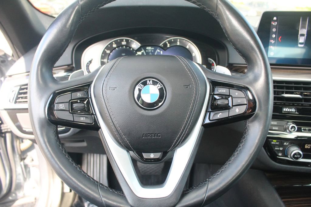Used 2019 BMW 530i xDrive w/ Convenience Package AWD/4WD image 16