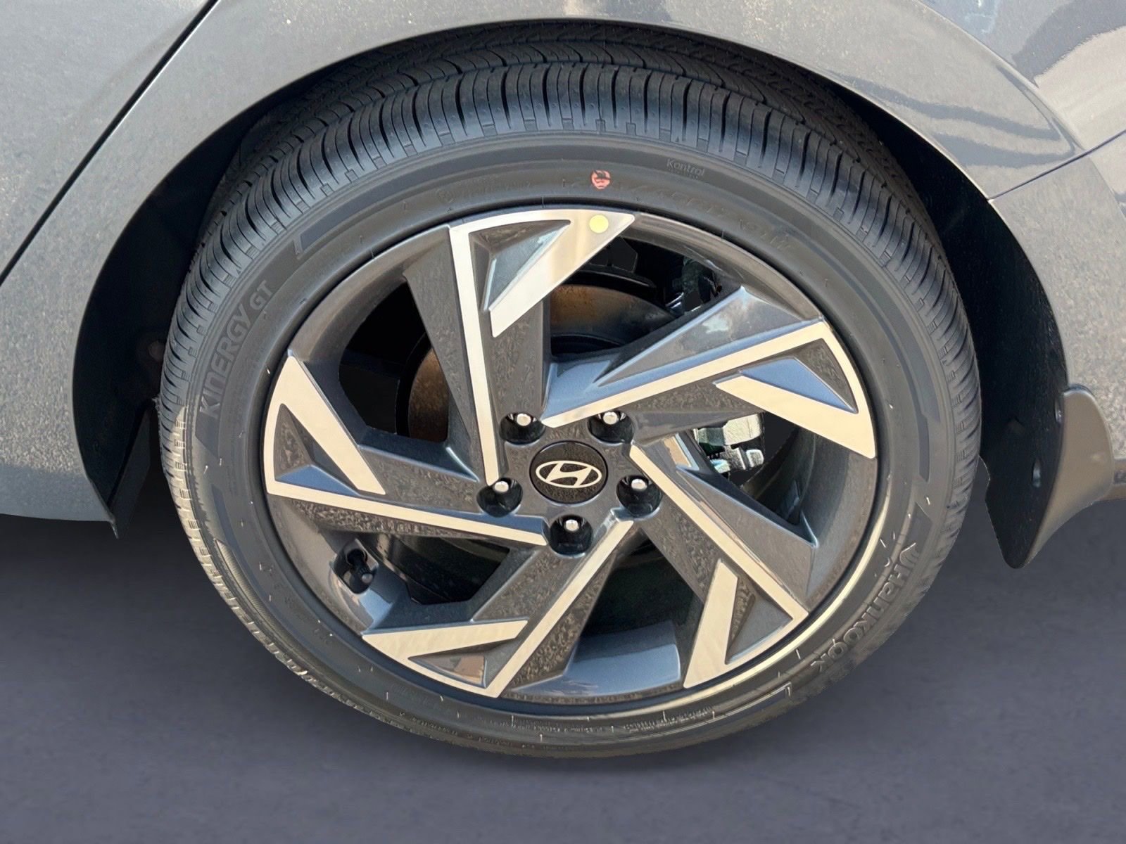 New 2026 Hyundai Elantra Limited image 9