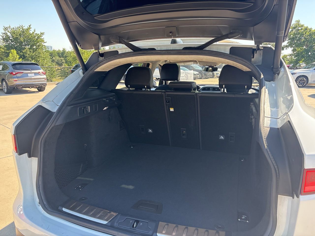 Used 2020 Jaguar F-PACE Premium AWD/4WD image 9