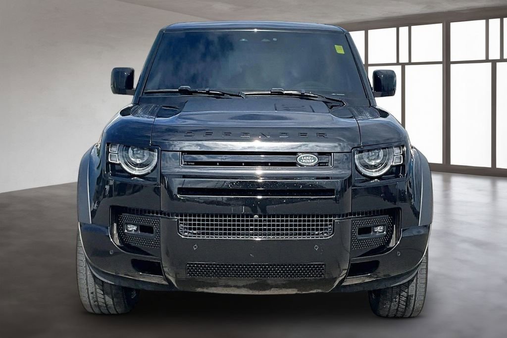Used 2023 Land Rover Defender 110 V8 image 3