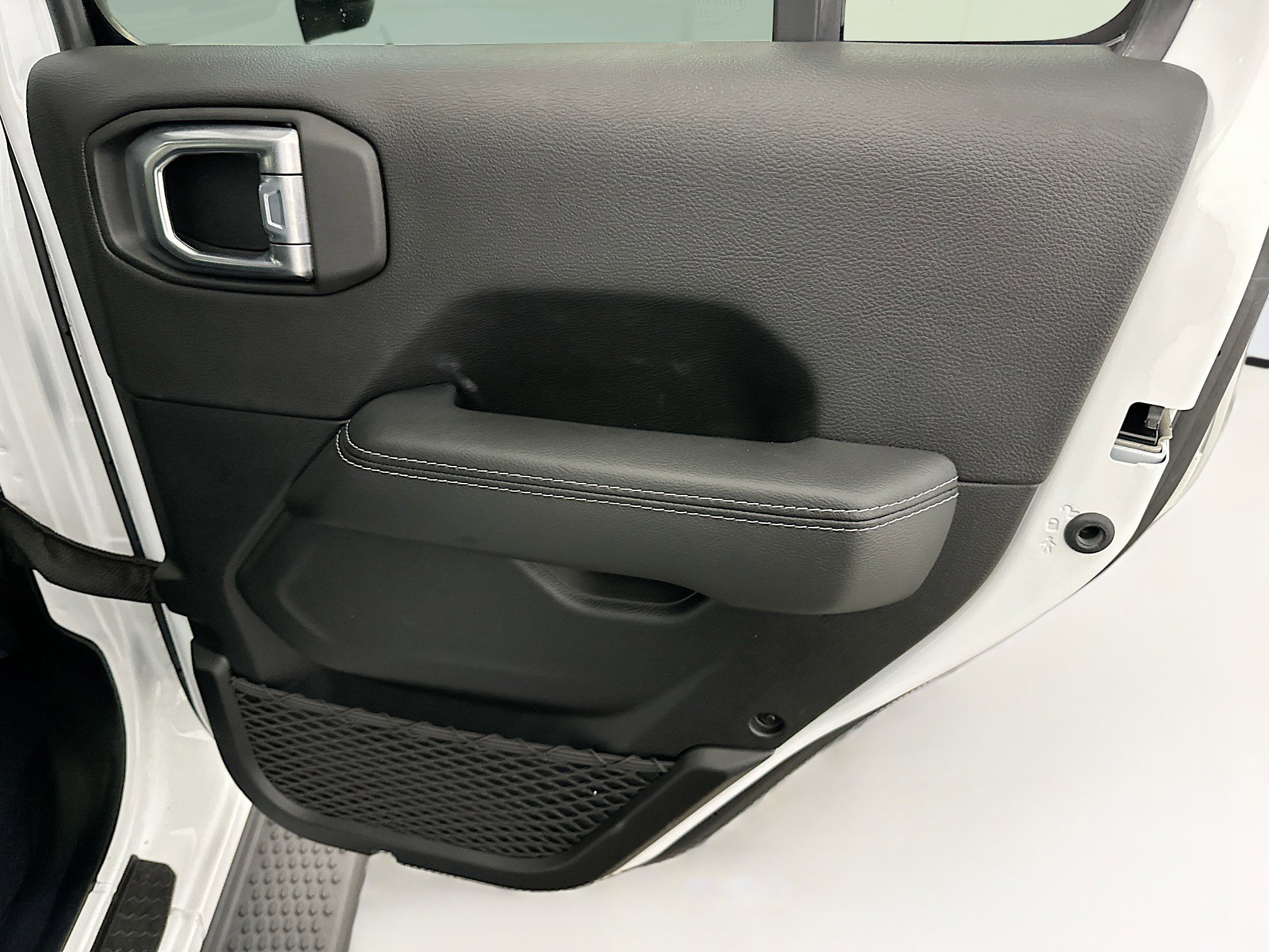 Used 2023 Jeep Wrangler Sahara image 31