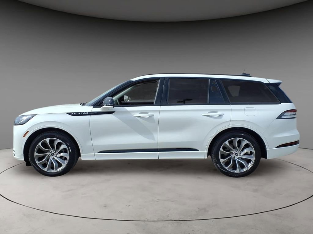 Certified 2025 Lincoln Aviator 2WD w/ Jet Appearance Package image 2