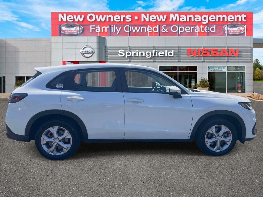 Used 2023 Honda HR-V LX image 5