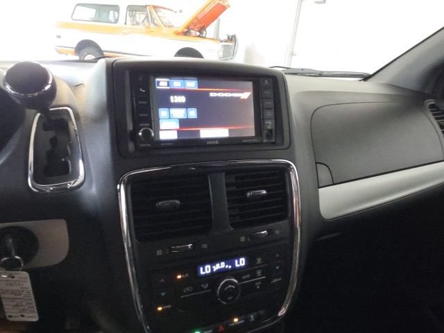 Used 2014 Dodge Grand Caravan R/T FWD image 30