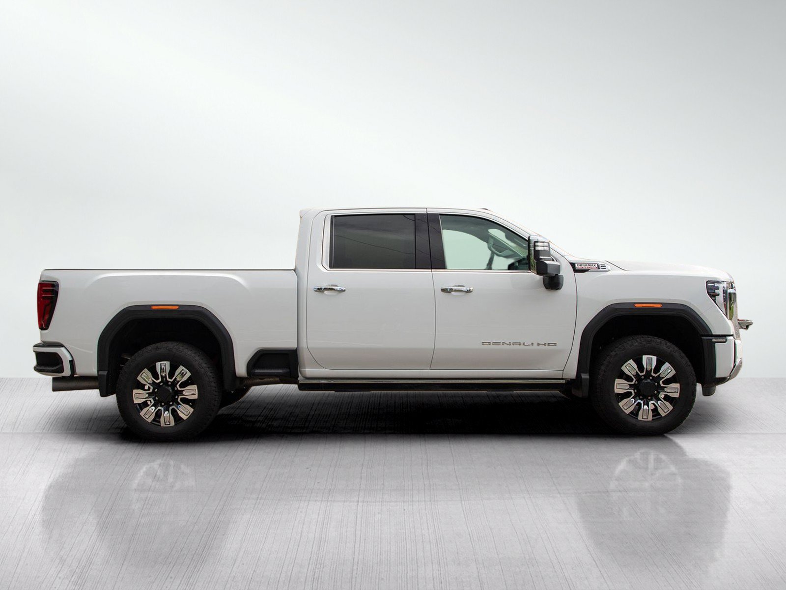 Used 2025 GMC Sierra 2500 Denali w/ Denali Reserve Package AWD/4WD image 6
