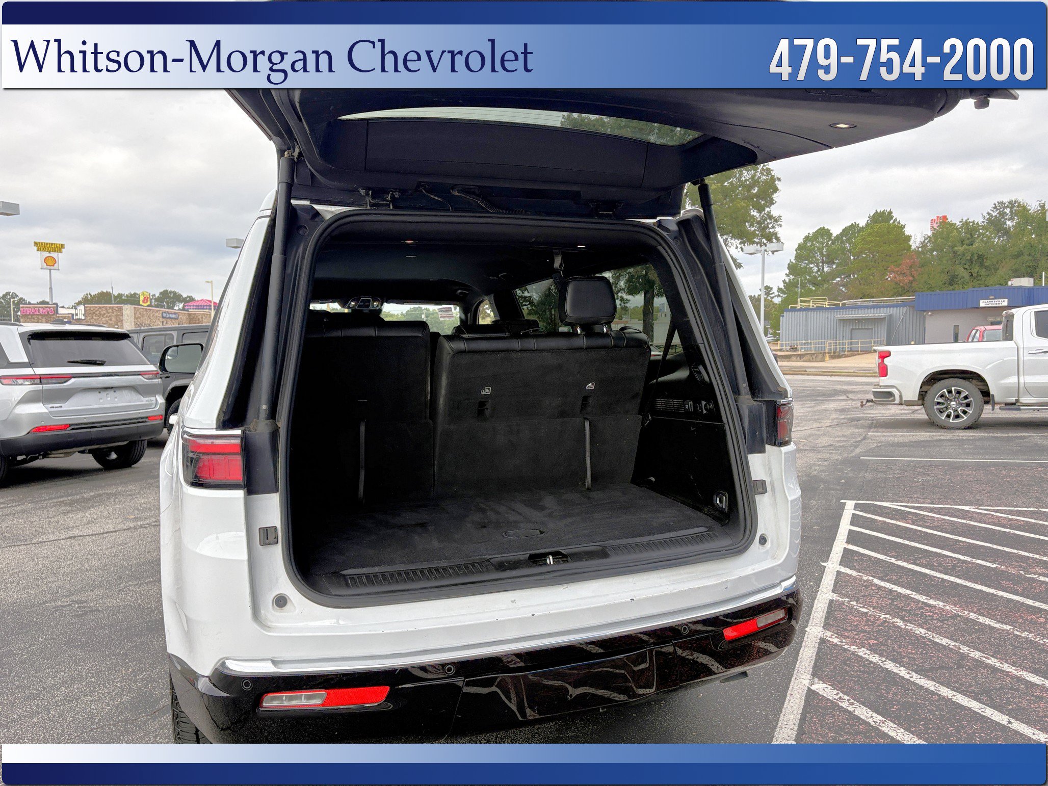 Used 2024 Jeep Wagoneer Series II RWD image 45