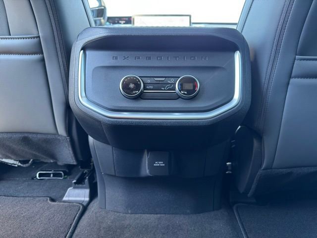 New 2025 Ford Expedition Active image 21