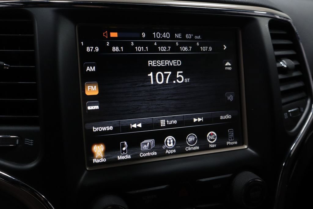 Used 2017 Jeep Grand Cherokee Limited image 3