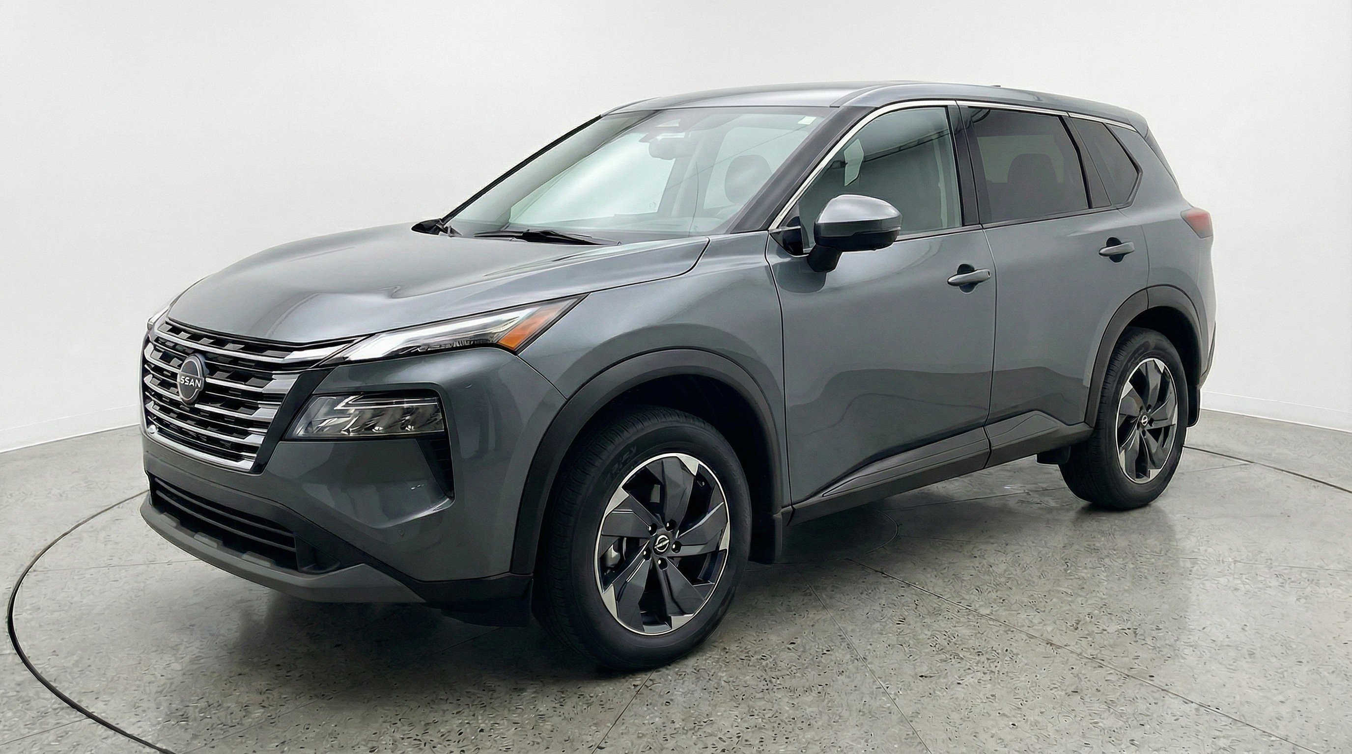 Used 2025 Nissan Rogue SV image 3