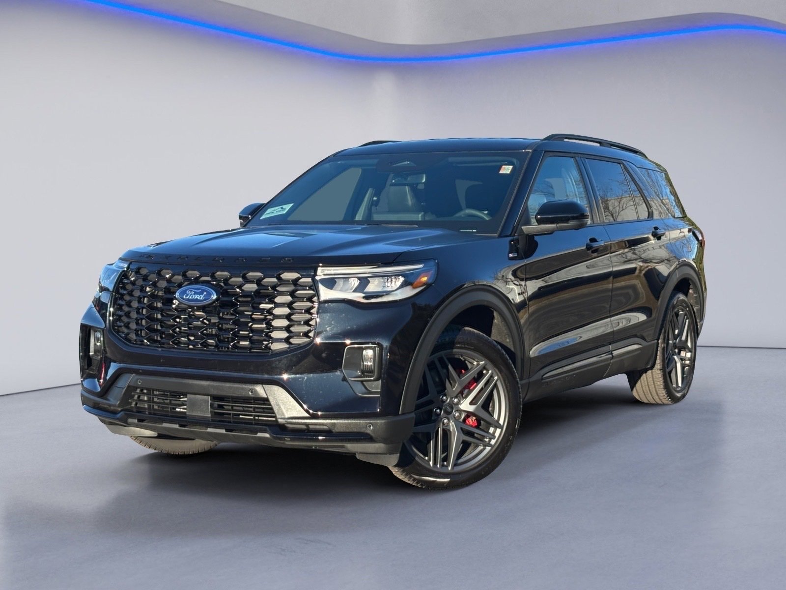 Used 2025 Ford Explorer ST-Line w/ Premium Package image 2