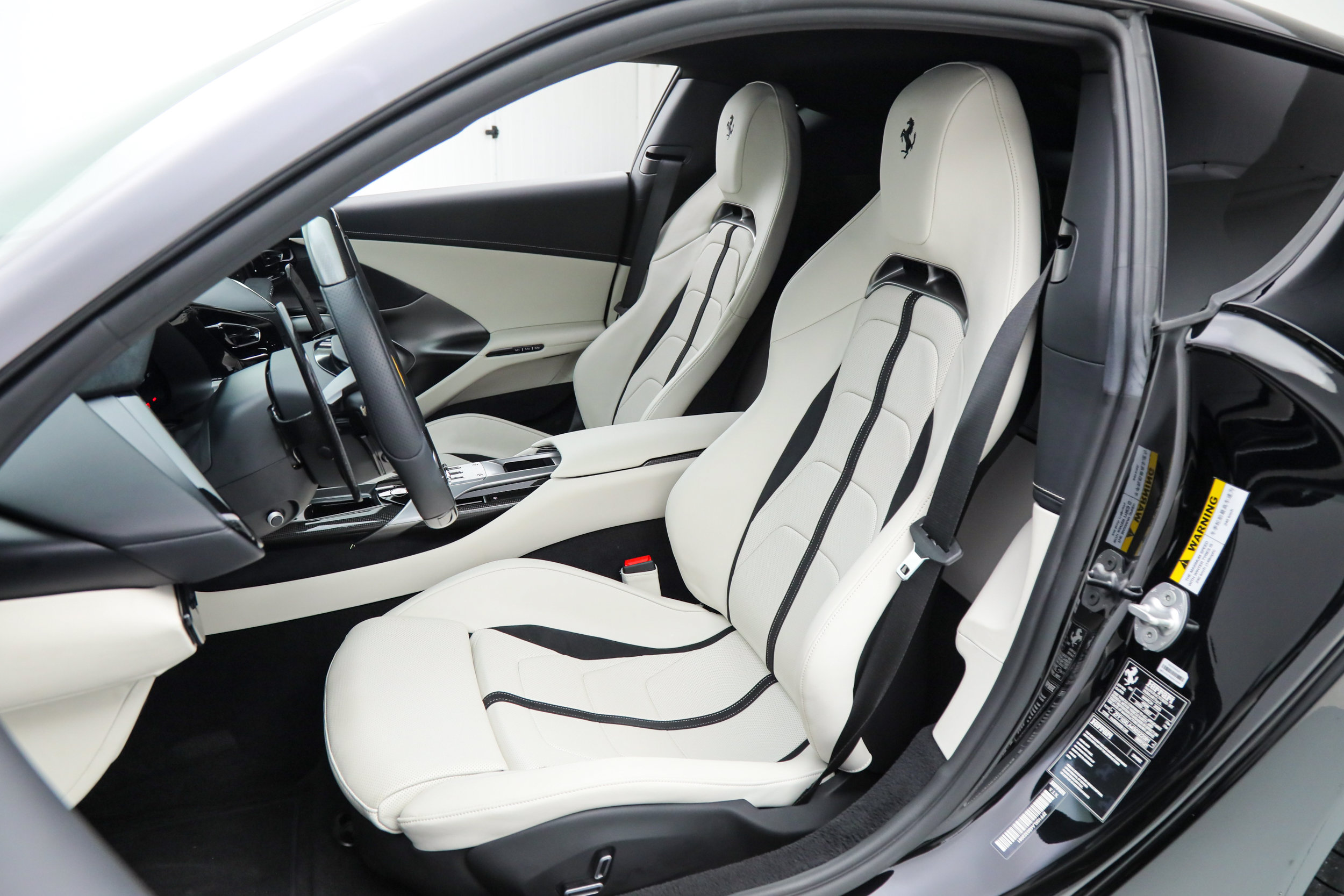 Certified 2025 Ferrari 12Cilindri RWD image 5