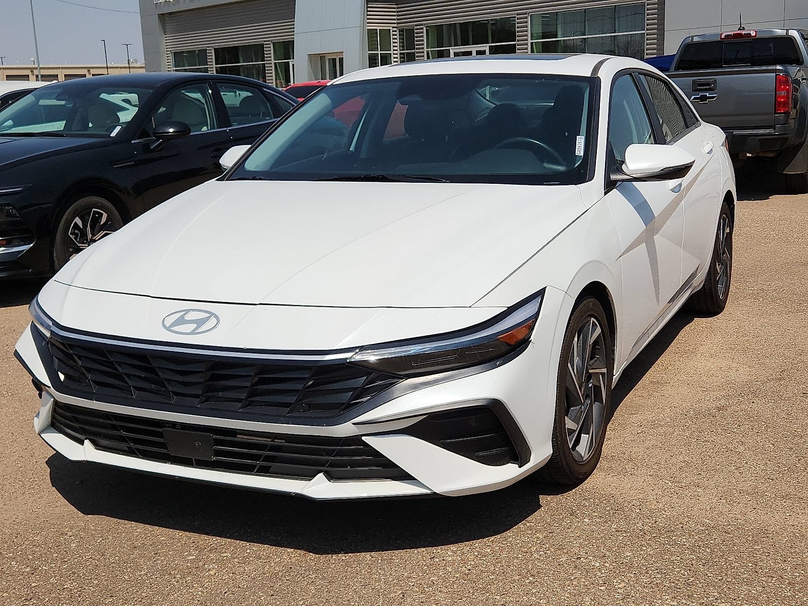 Used 2025 Hyundai Elantra Limited FWD image 1