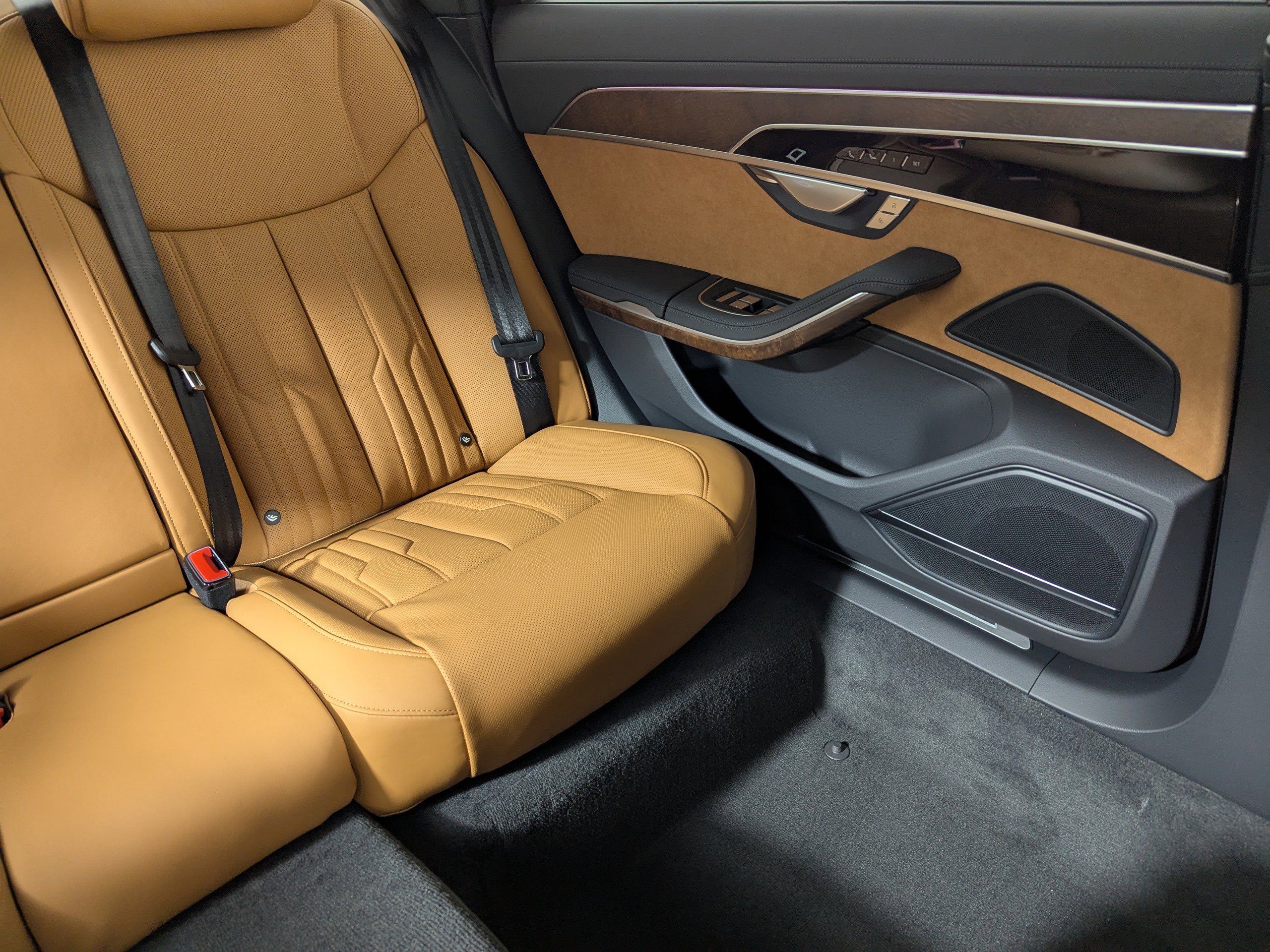 New 2025 Audi A8 L 3.0T image 14