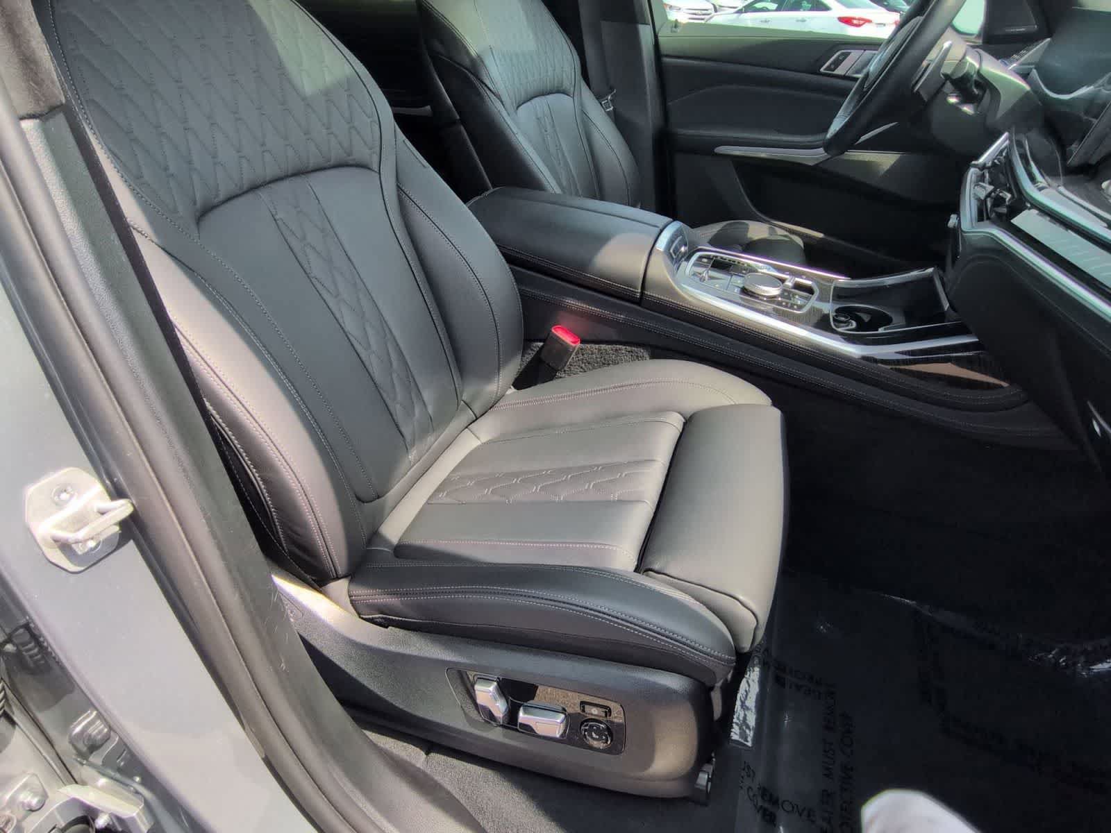 Used 2024 BMW X7 M60i AWD/4WD image 23