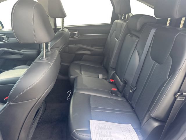 Used 2023 Kia Sorento S w/ Panoramic Sunroof Package FWD image 11