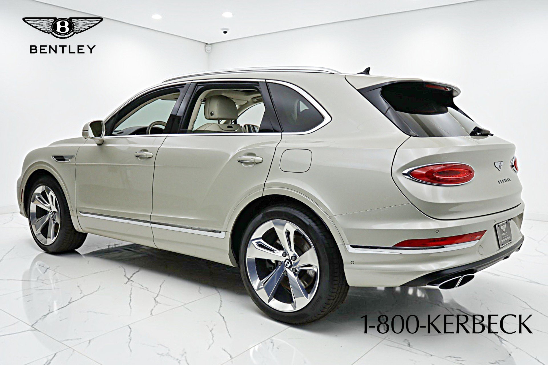 Used 2024 Bentley Bentayga Plug-In Hybrid image 8