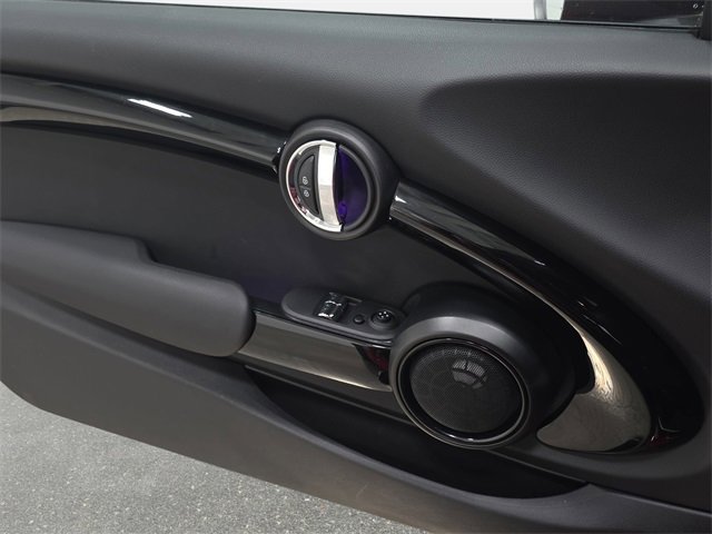 Certified 2021 MINI Cooper S w/ 6.5" Touchscreen Package image 23