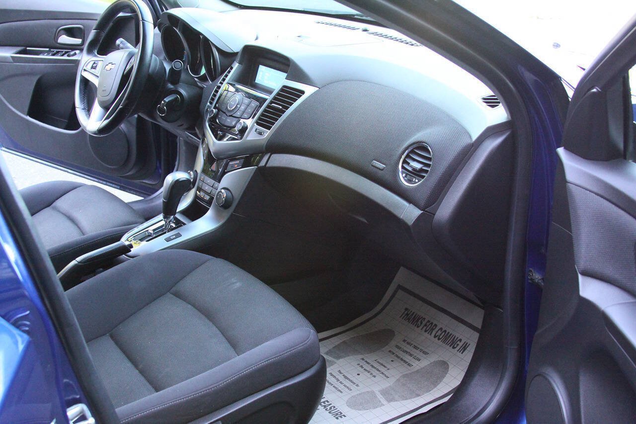 Used 2012 Chevrolet Cruze LT FWD image 21