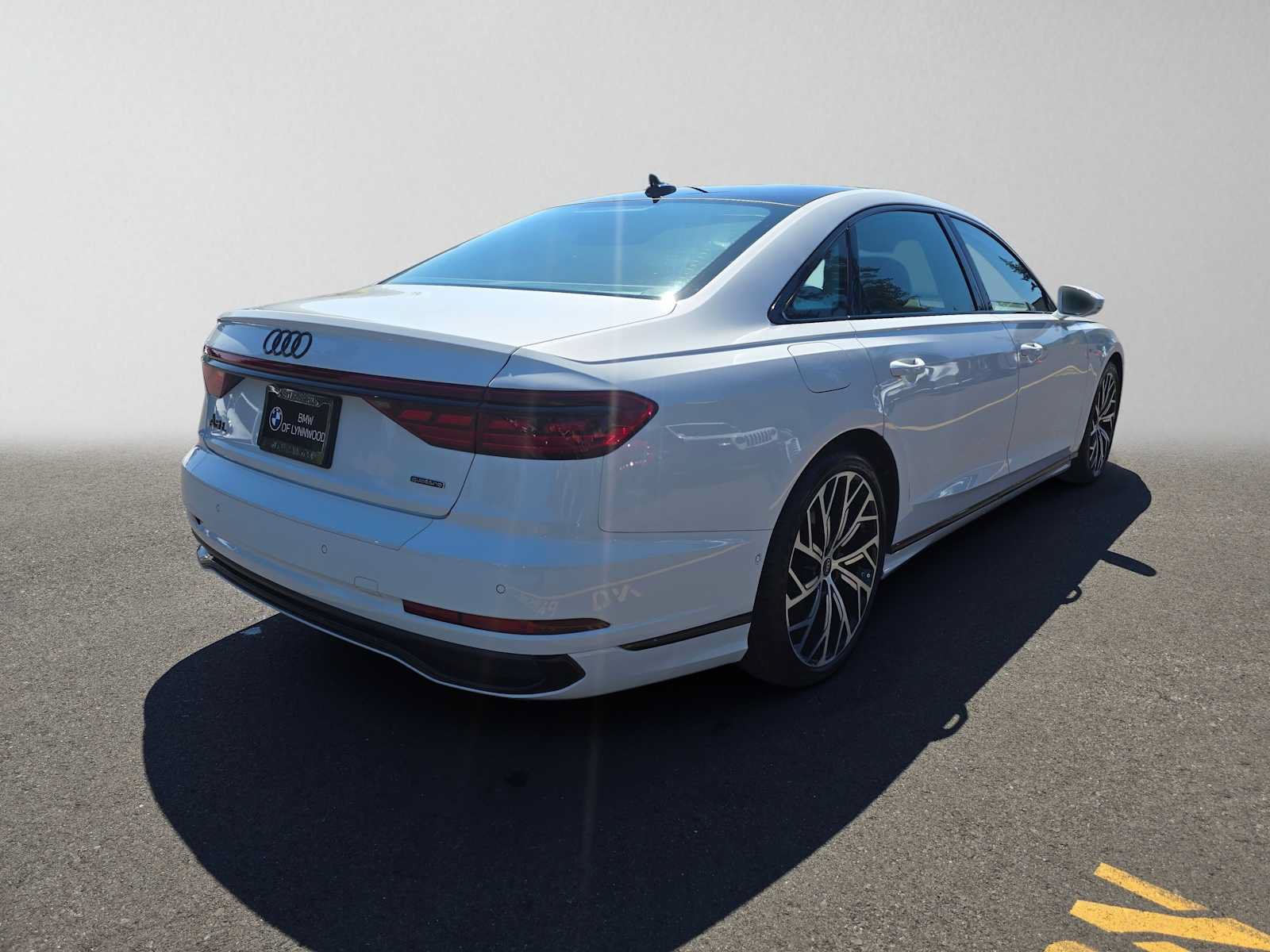 Used 2023 Audi A8 L 3.0T AWD/4WD image 3