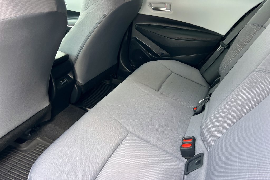 Certified 2025 Toyota Corolla SE w/ SE Premium Package FWD image 15