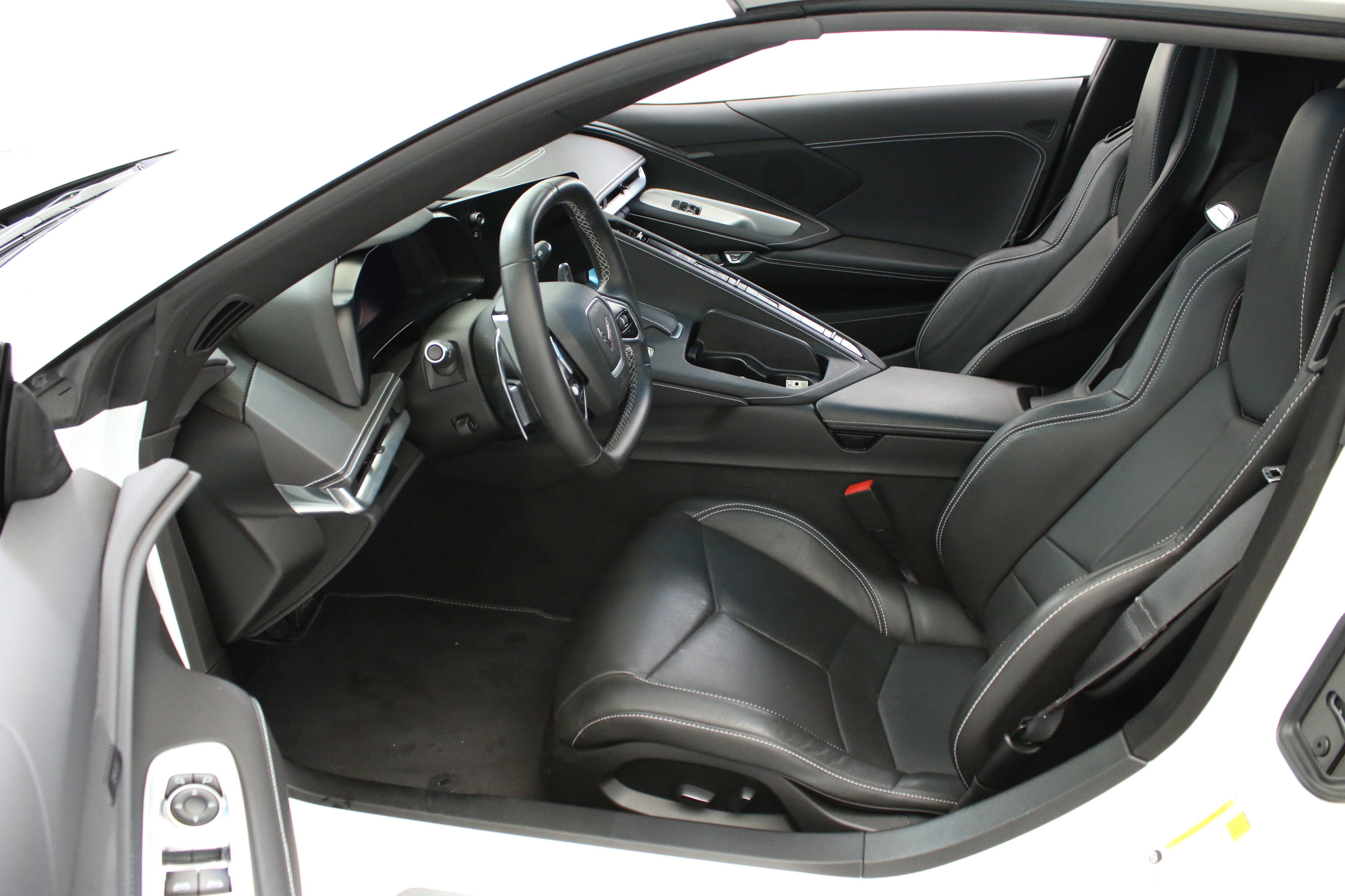 Used 2021 Chevrolet Corvette Stingray Coupe w/ Z51 Performance Package RWD image 25
