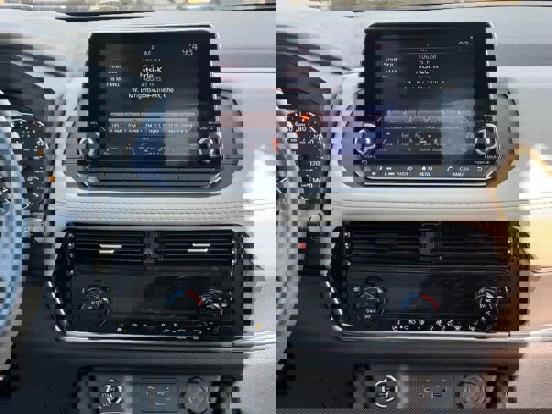 Used 2023 Nissan Rogue SV w/ SV Premium Package image 13