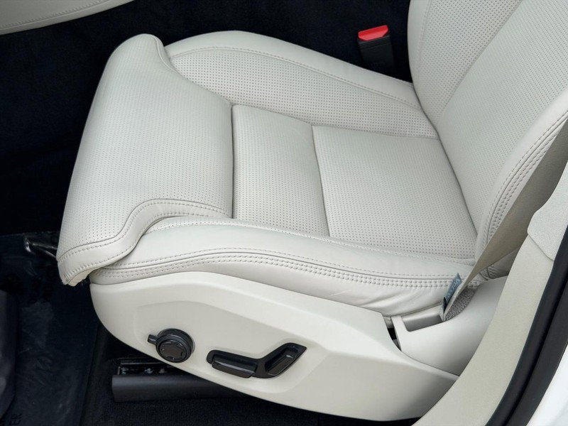 Used 2023 Volvo XC90 B6 Ultimate w/ Protection Package Premier image 25