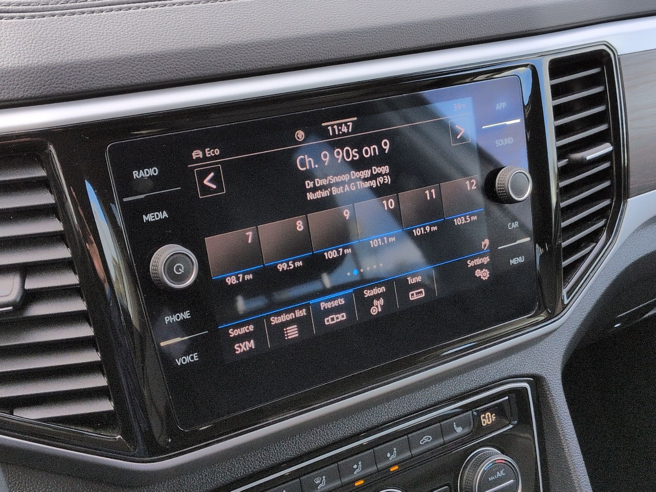 Used 2023 Volkswagen Atlas SE image 25