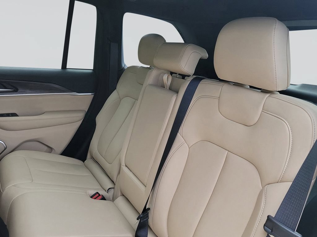 New 2026 Jeep Grand Cherokee Limited w/ Limited Altitude Package RWD image 30
