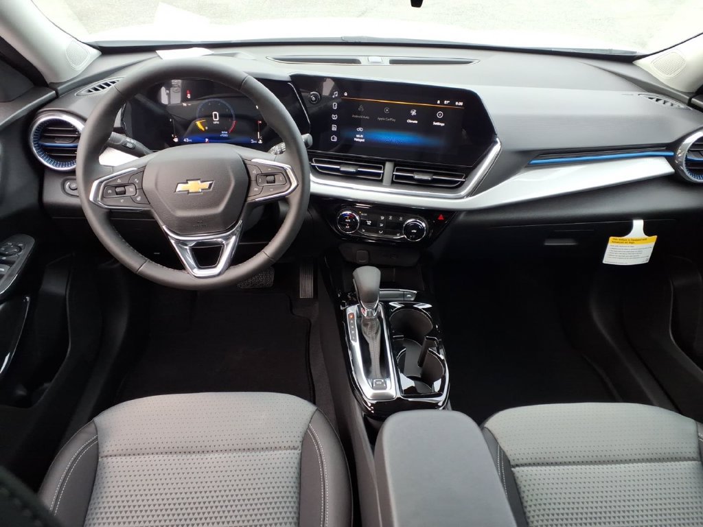 New 2026 Chevrolet Trax LT w/ LT Convenience Package FWD image 21