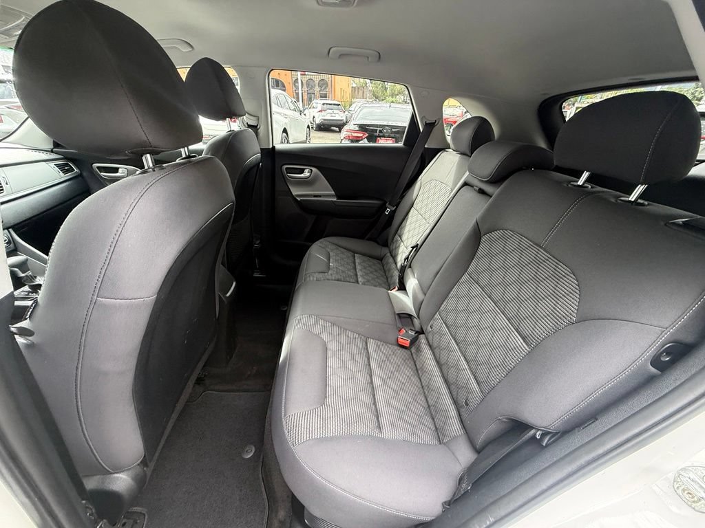 Used 2017 Kia Niro LX FWD image 15