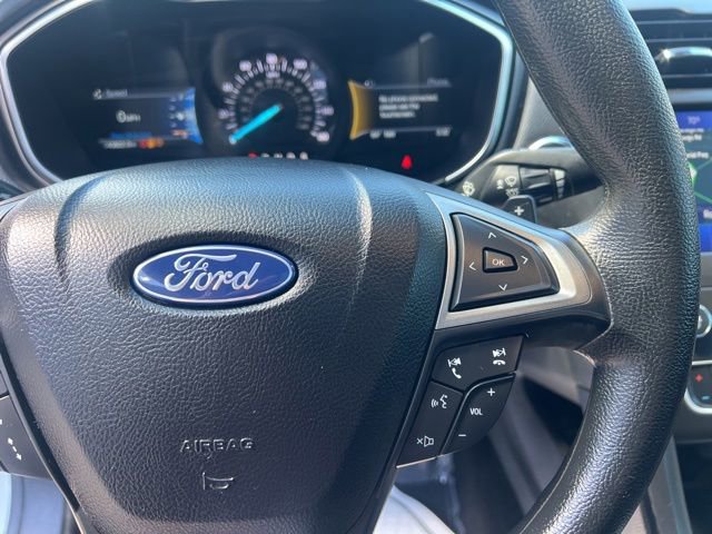 Used 2020 Ford Fusion SE AWD/4WD image 25