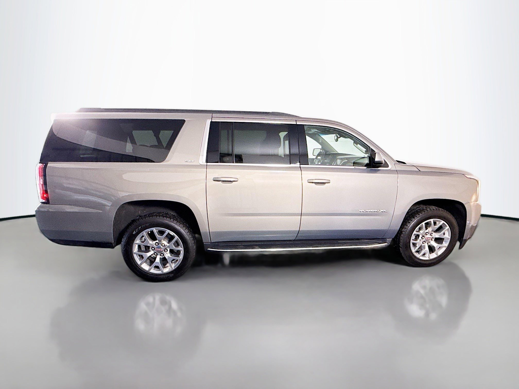 Used 2019 GMC Yukon XL SLT w/ Open Road Package image 11