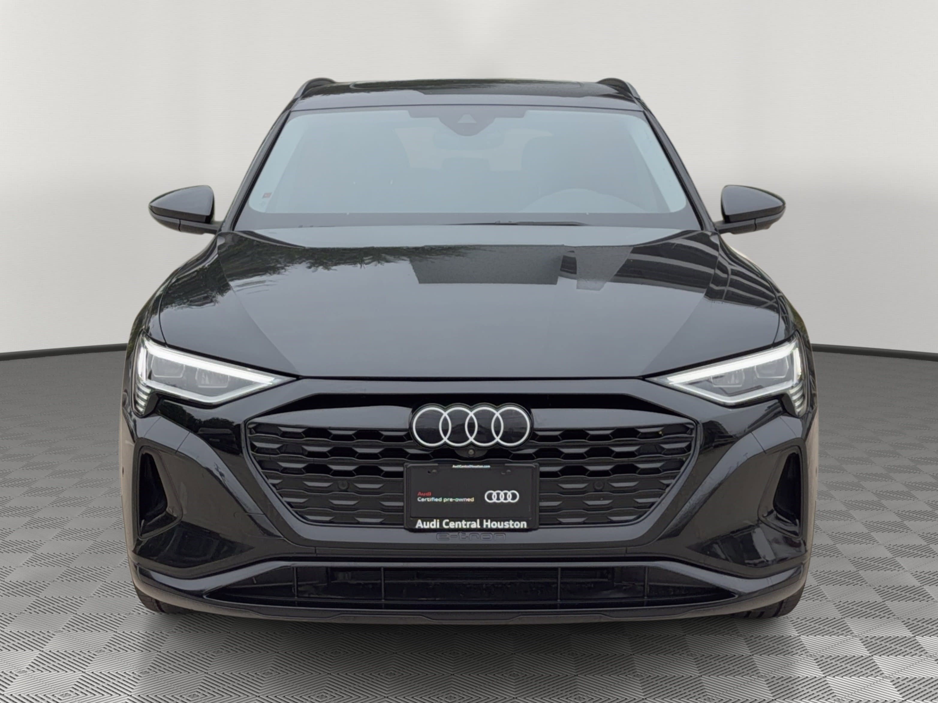 Used 2024 Audi Q8 e-tron Premium Plus w/ Premium Plus Package AWD/4WD image 6