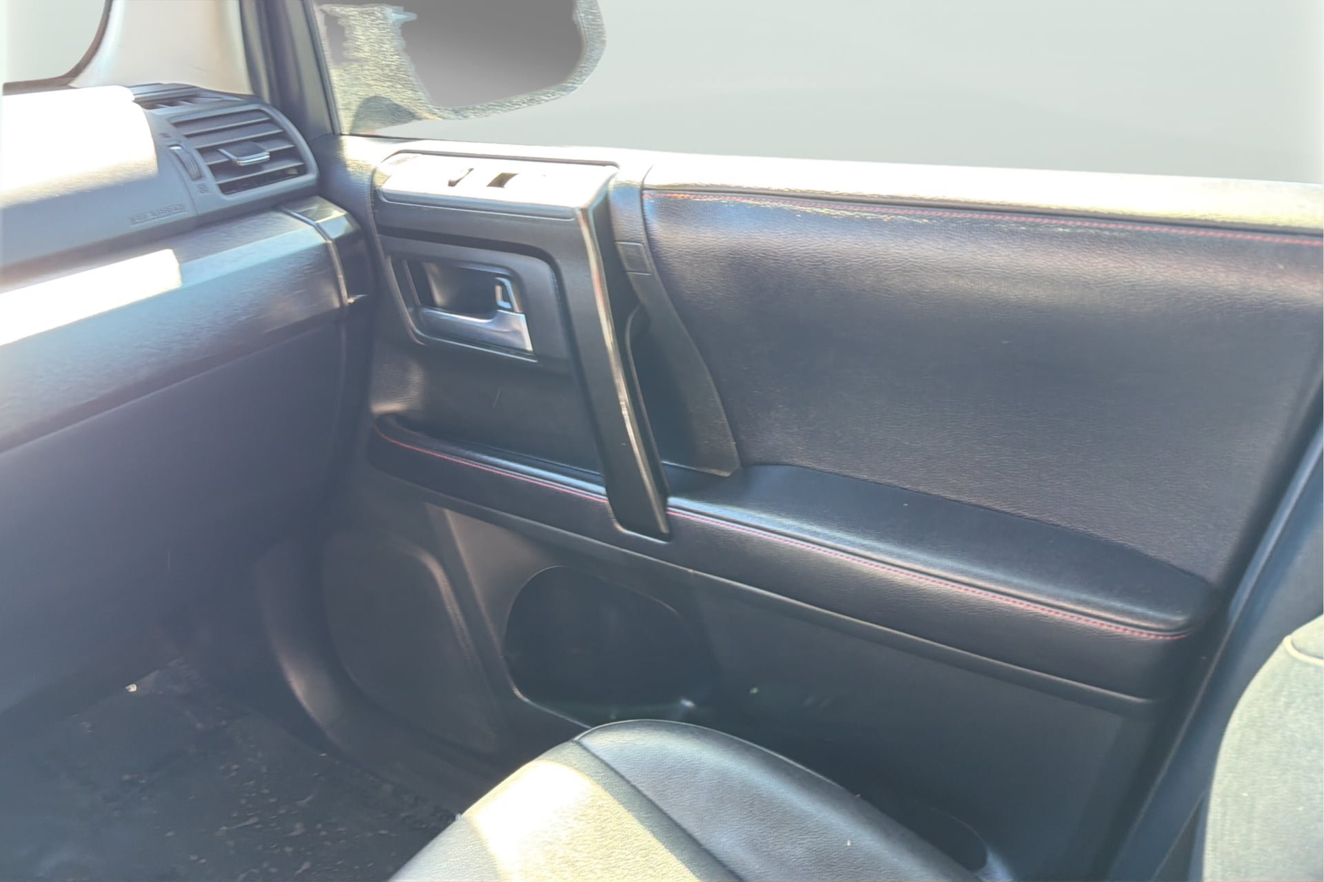 Used 2016 Toyota 4Runner Trail Premium AWD/4WD image 17