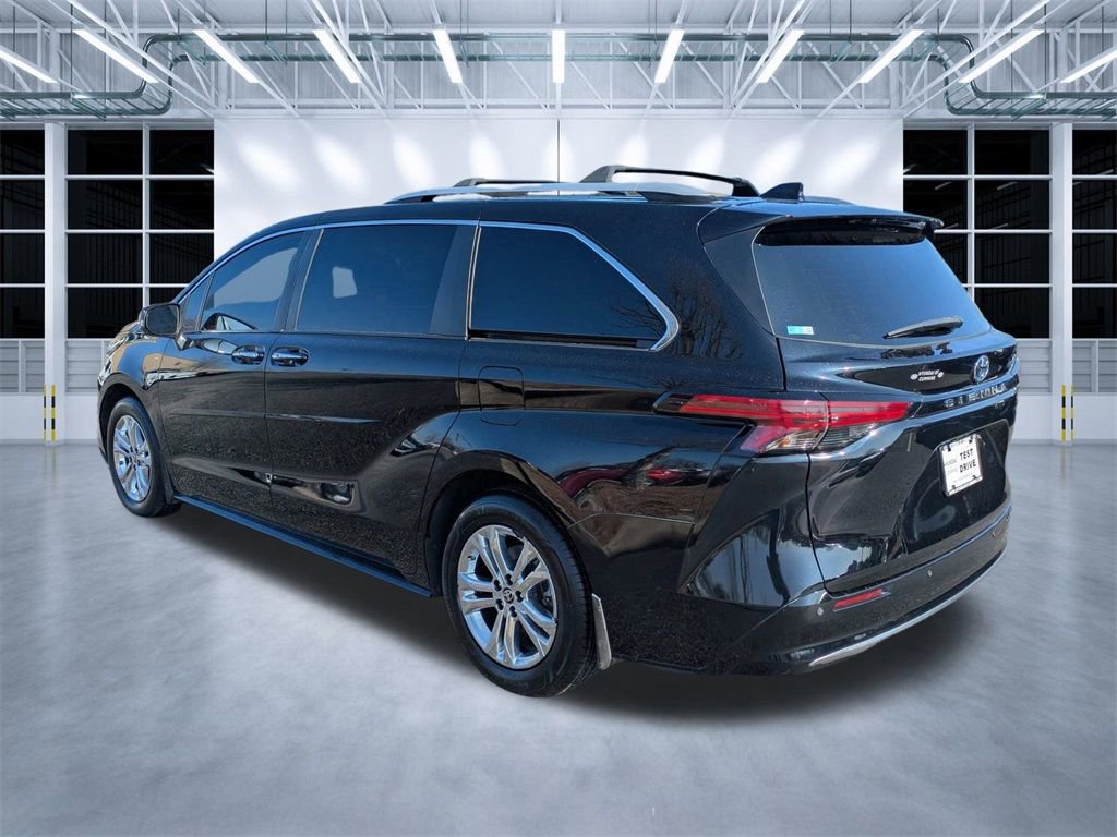 Used 2022 Toyota Sienna Platinum image 7