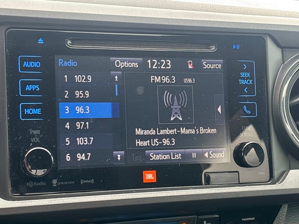 Used 2017 Toyota Tacoma TRD Off-Road image 11