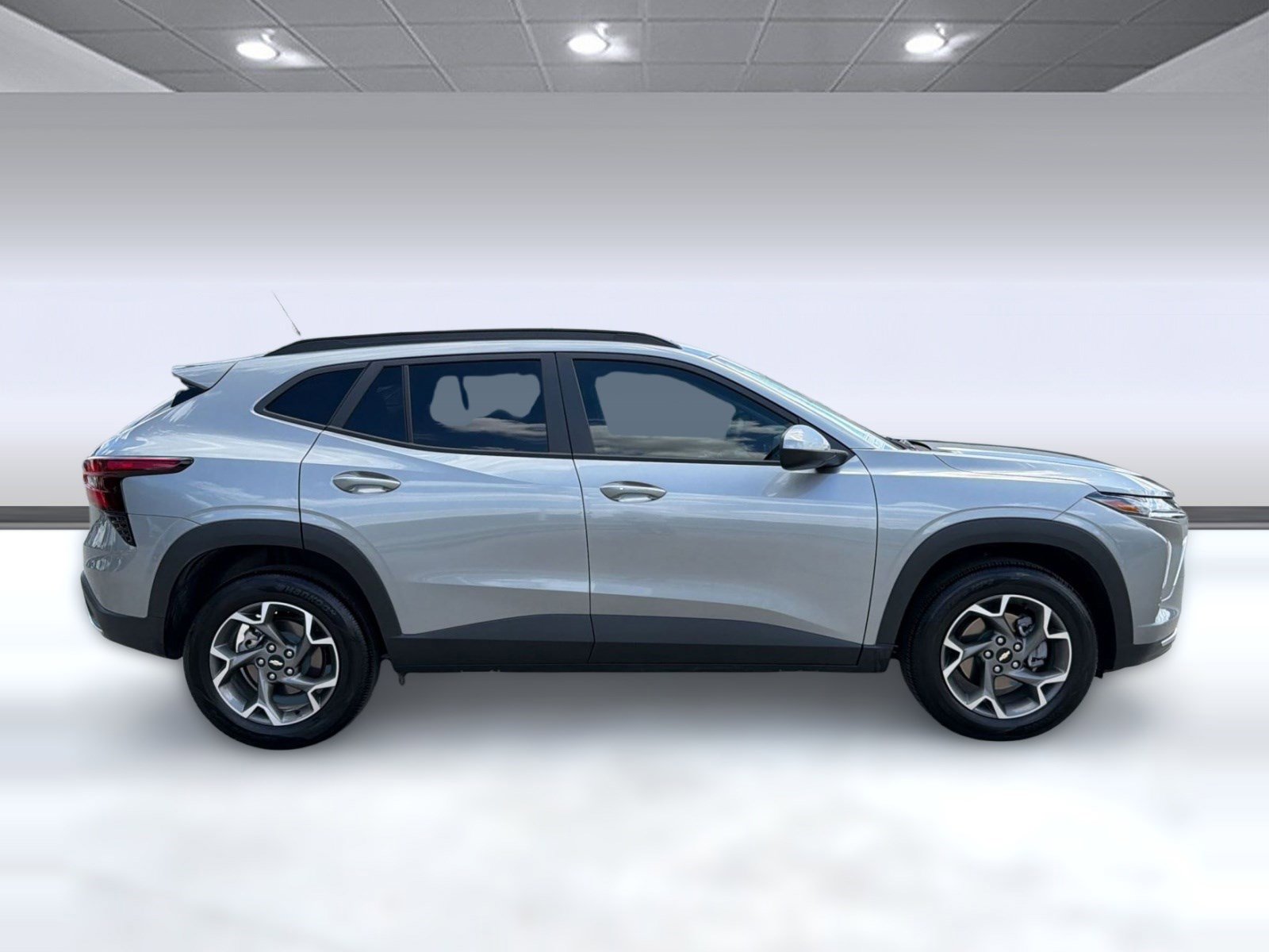 Certified 2025 Chevrolet Trax LT w/ Driver Confidence Package image 8