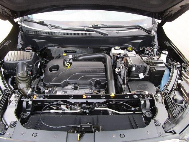 Used 2023 GMC Terrain SLE w/ LPO, Floor Liner Package image 9