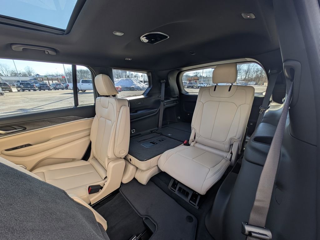 New 2026 Jeep Grand Cherokee L Limited image 17