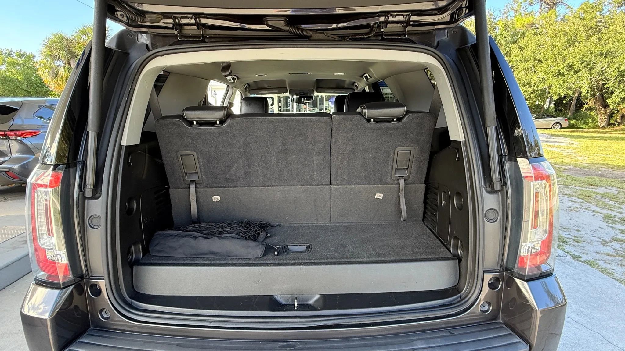 Used 2018 GMC Yukon SLE w/ Convenience Package image 18