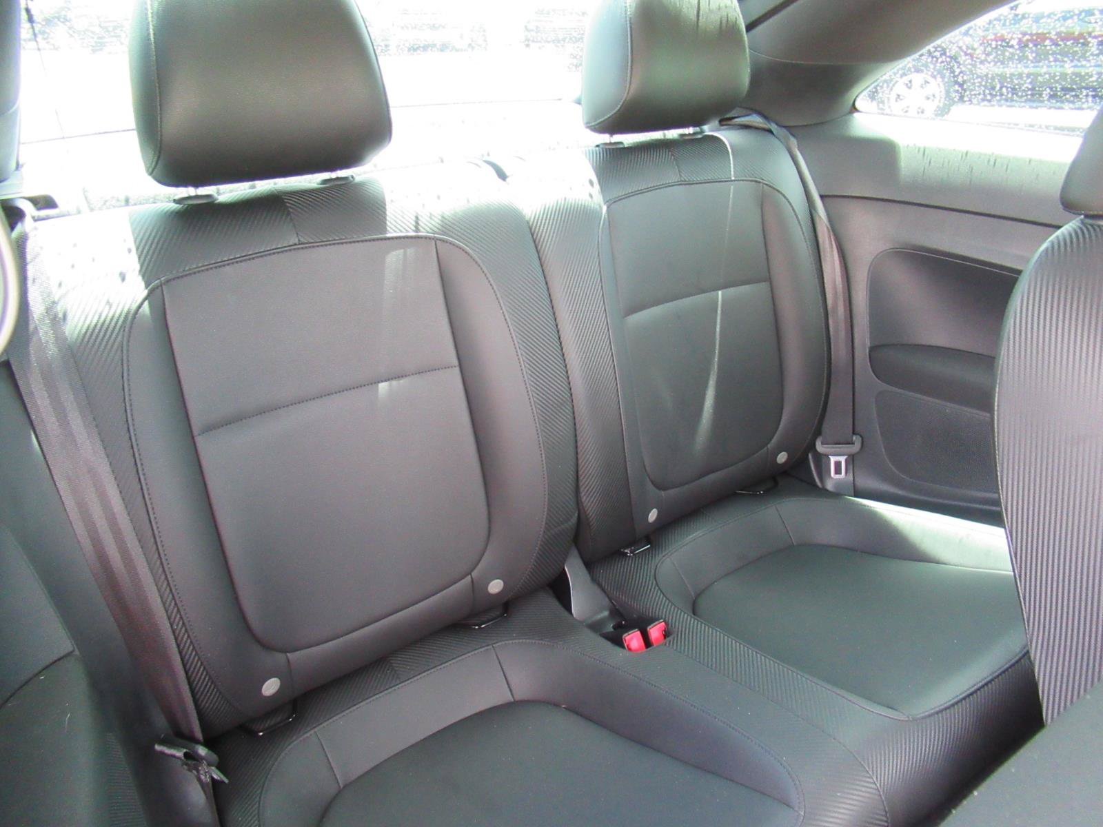 Used 2018 Volkswagen Beetle 2.0T S w/ Style & Comfort Package For S FWD image 13